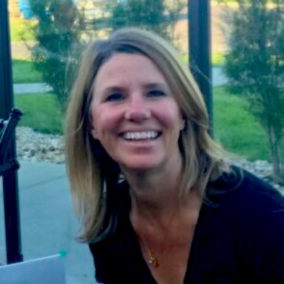 Meet your Posher, Elizabeth - Picture 2 of 2